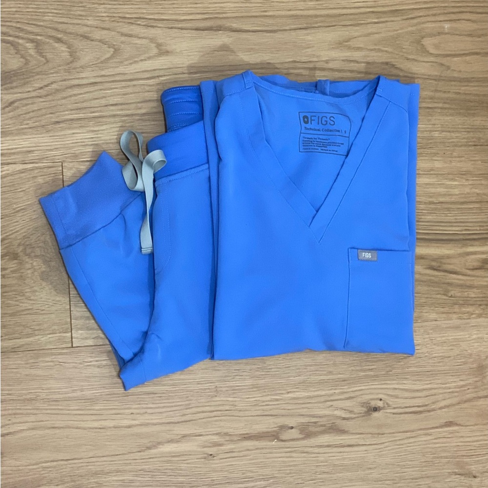 Figs Scrub Set Ceil Blue. Catarina top Small and Zamora Small Petite pants